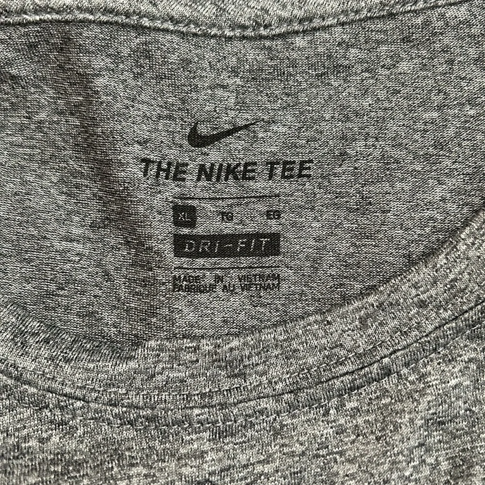 Nike Boys XL Dri-Fit Polyester Long Sleeved Tee